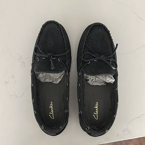 Brand new Clark’s grey men’s slippers